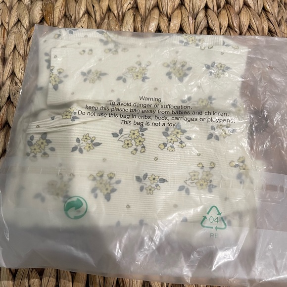 Quincy Mae long sleeve tee + legging set in a daisy fields - Picture 5 of 6